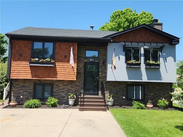 75 Chiswick Rd, Warwick, RI 02889