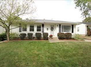 1055 Lockridge Dr NE, Grand Rapids, MI