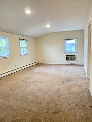 Rented by Oxford Property Group | media 37