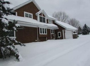 336 Lindsay Rd, Hudson, WI 54016