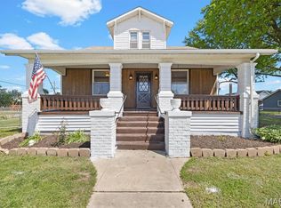 709 W Main St, Mount Olive, IL 62069