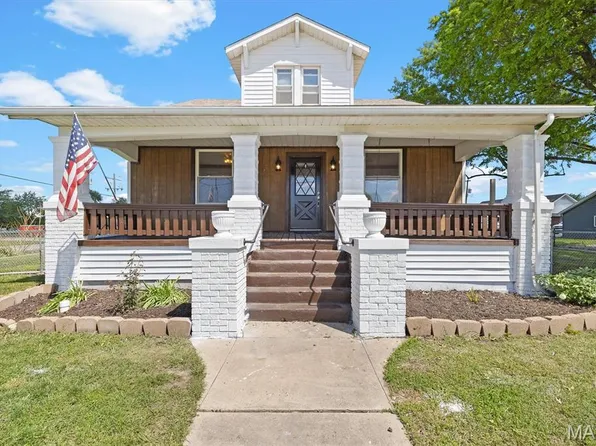 709 W Main St, Mount Olive, IL 62069