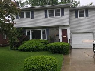 37 Freeman Rd, Albany, NY 12208