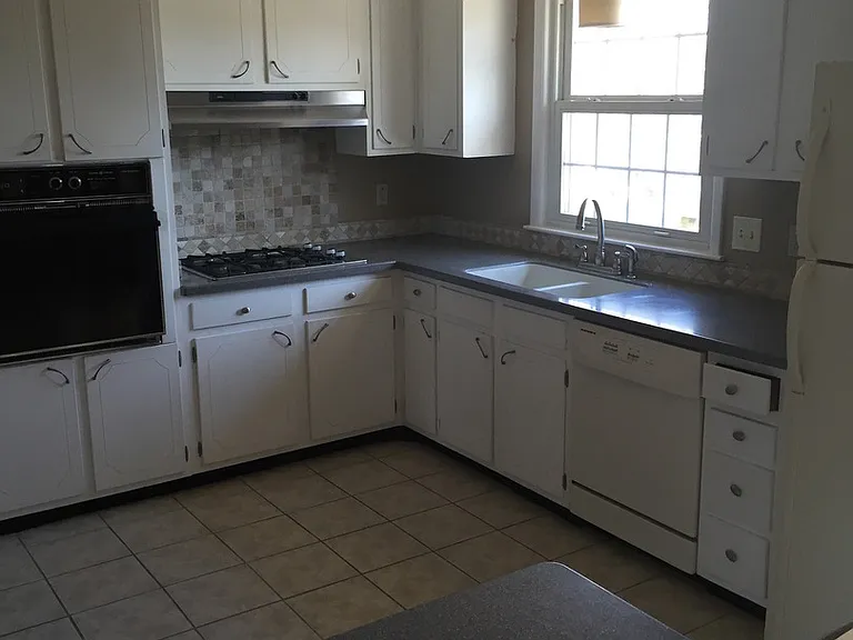 924 Neuhoff Ln — Photo 10