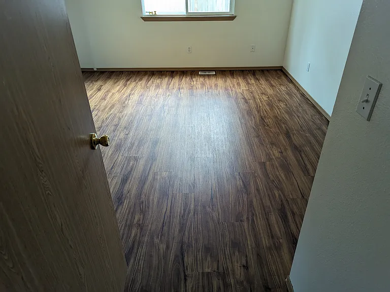 105th Pl NE — Photo 8