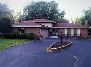 3064 E Hickory Ln, Crete, IL 60417