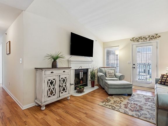 2nd image of 30936 Paradise Cmns APT 227