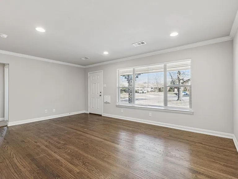 9363 Angora St — Photo 3
