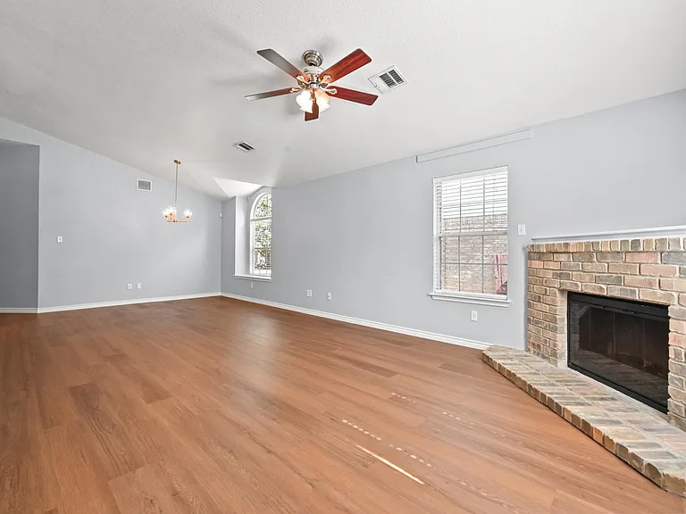 10317 Huxley St — Photo 7