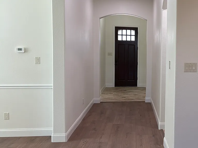 2206 Hartley Dr — Photo 2