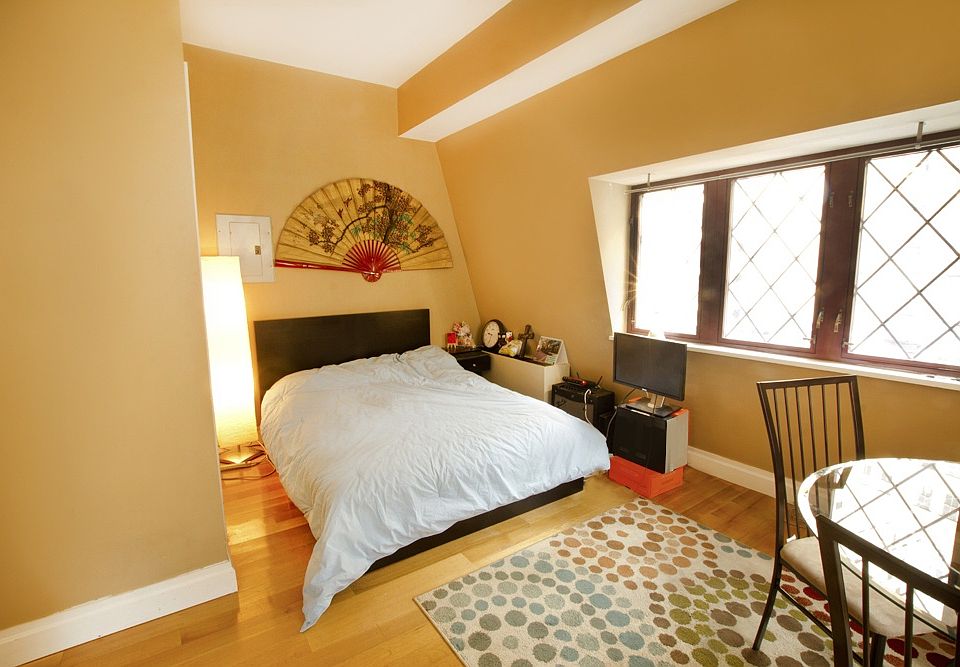 2nd image of 21-23 S William St #7-A