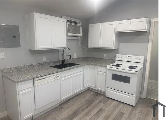 311 Canavan Ave — Photo 3