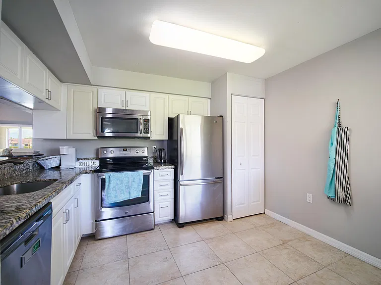 13201 Glenmoor Dr — Photo 9