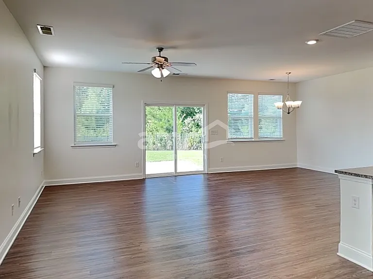 6114 Rosemore Ln — Photo 7