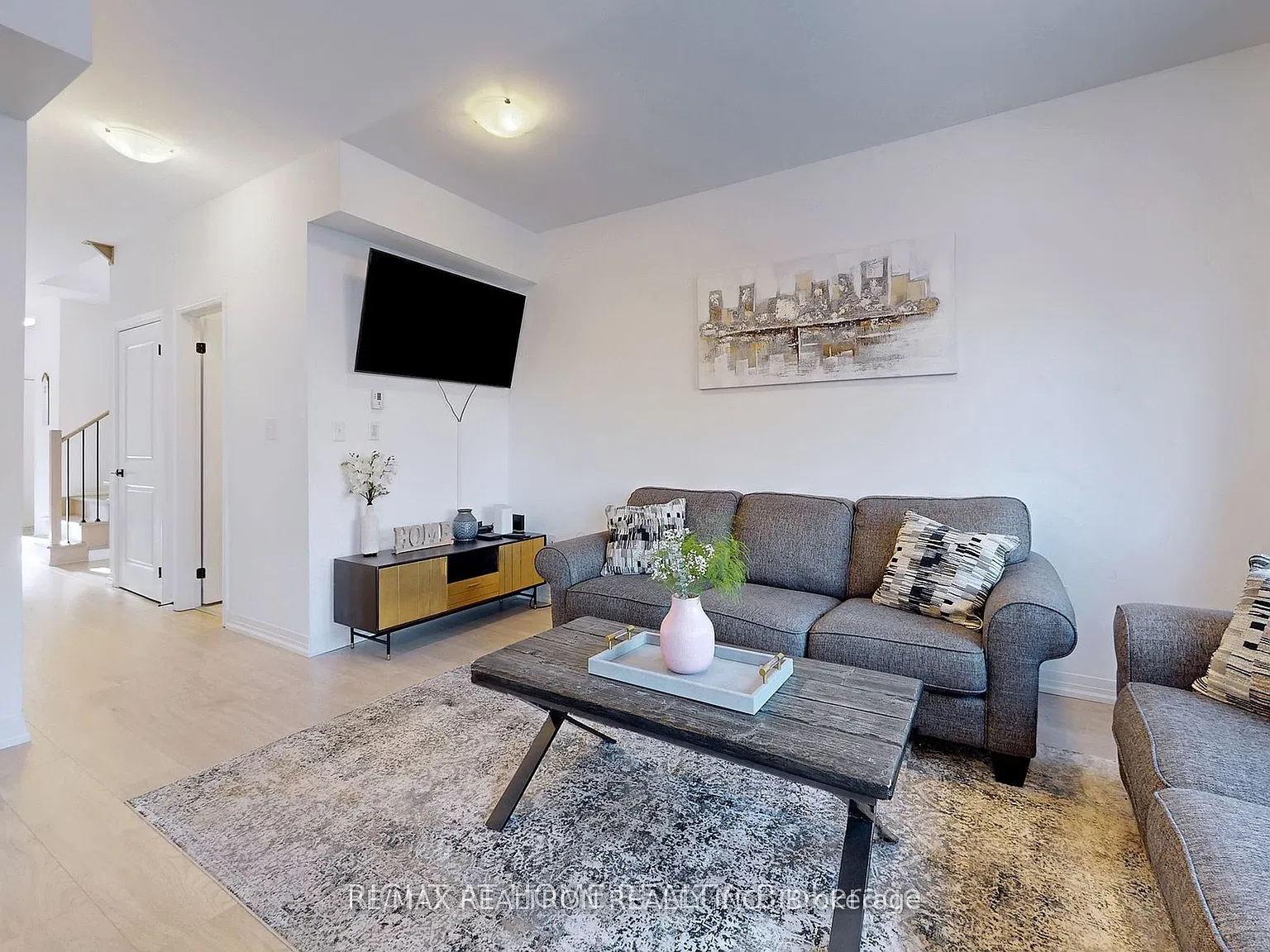 3 bed, $2,700 — Photo 3