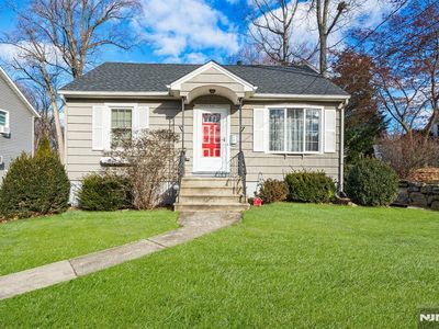 34 Woodward Ave, Bloomingdale, NJ, 07403