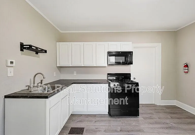 130 Valencia St #1 — Photo 12