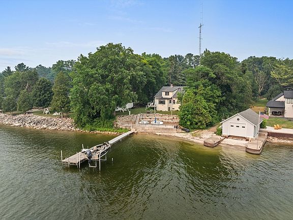 5th image of 3887 Bay Shore Dr