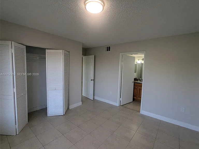 1564 Lake Crystal Dr #F — Photo 6