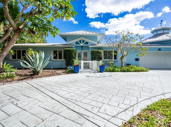 2432 NE 22nd Avenue, Lighthouse Point, FL 33064