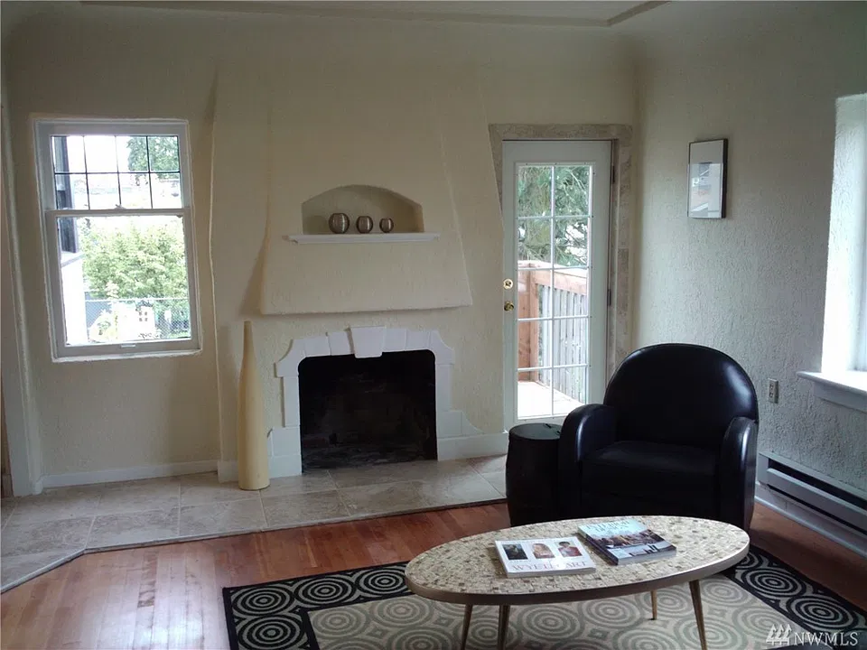 Unit B (upstairs)