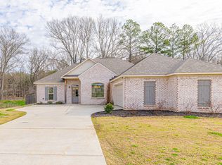 222 Chartleigh Cir, Canton, MS 39046