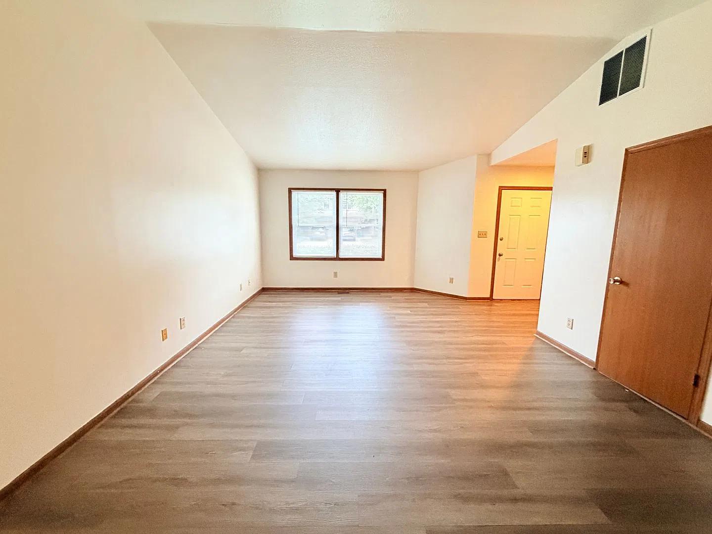 Now Showing: 2 Bedroom/1 Bathroom Duplex Located At 2160 Galaxy Dr. In Franklin, In. — Photo 3