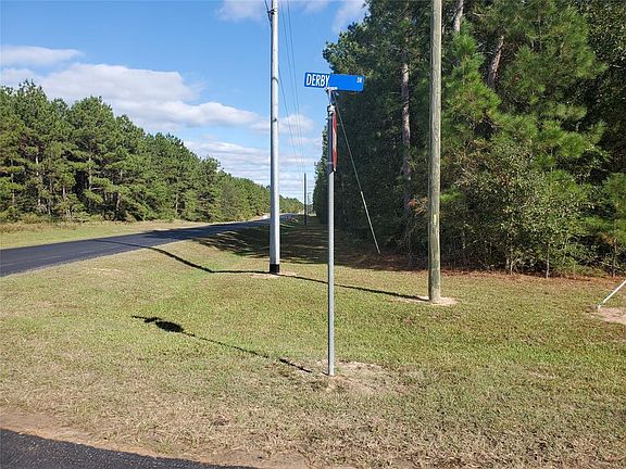 4th image of 18006 Derby Dr