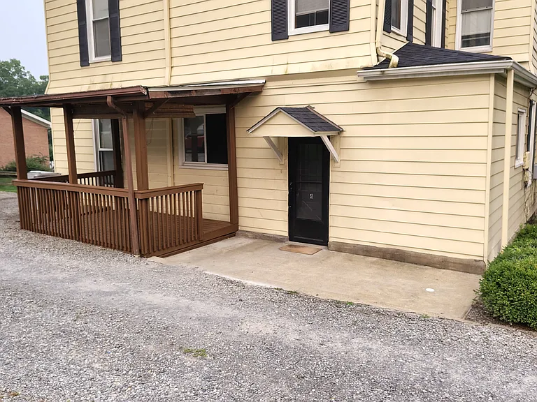 407 Elfinwild Rd — Photo 10