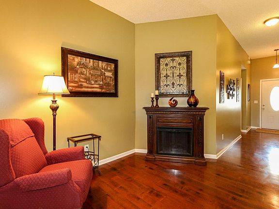 4th image of 2546 Woodhaven Ct
