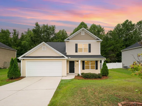 356 Botanical Ct, Bunnlevel, NC 28323