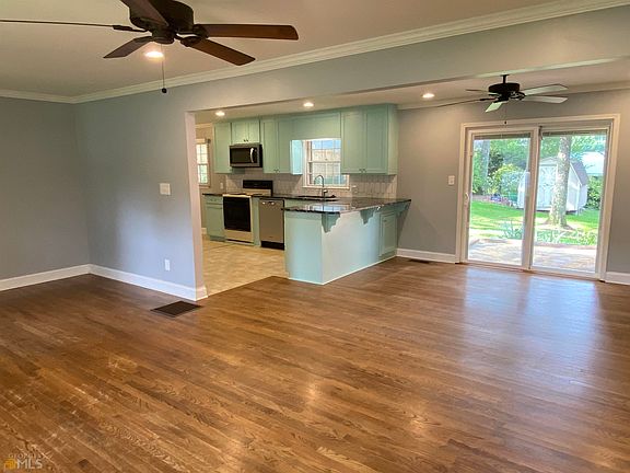 4th image of 1189 Holly Dr