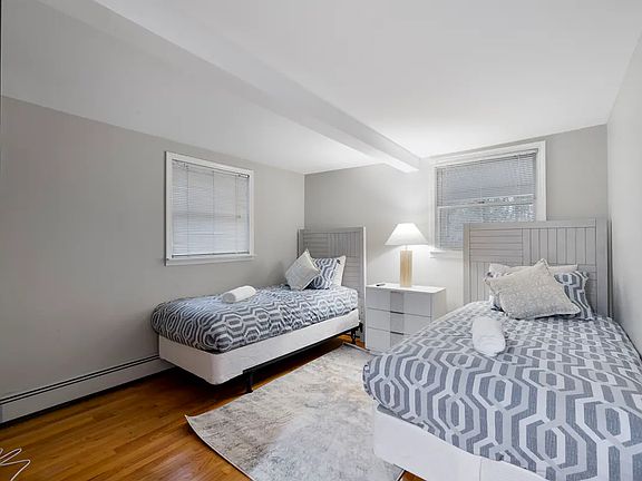 3rd image of 287 Grandview Ave