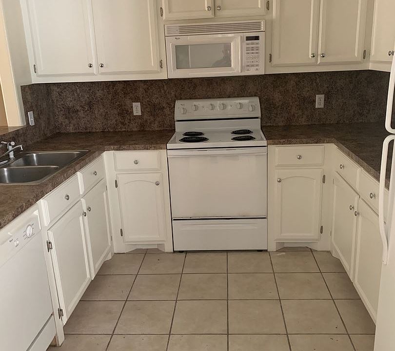 1st image of 7122 N 11th Ln APT 4
