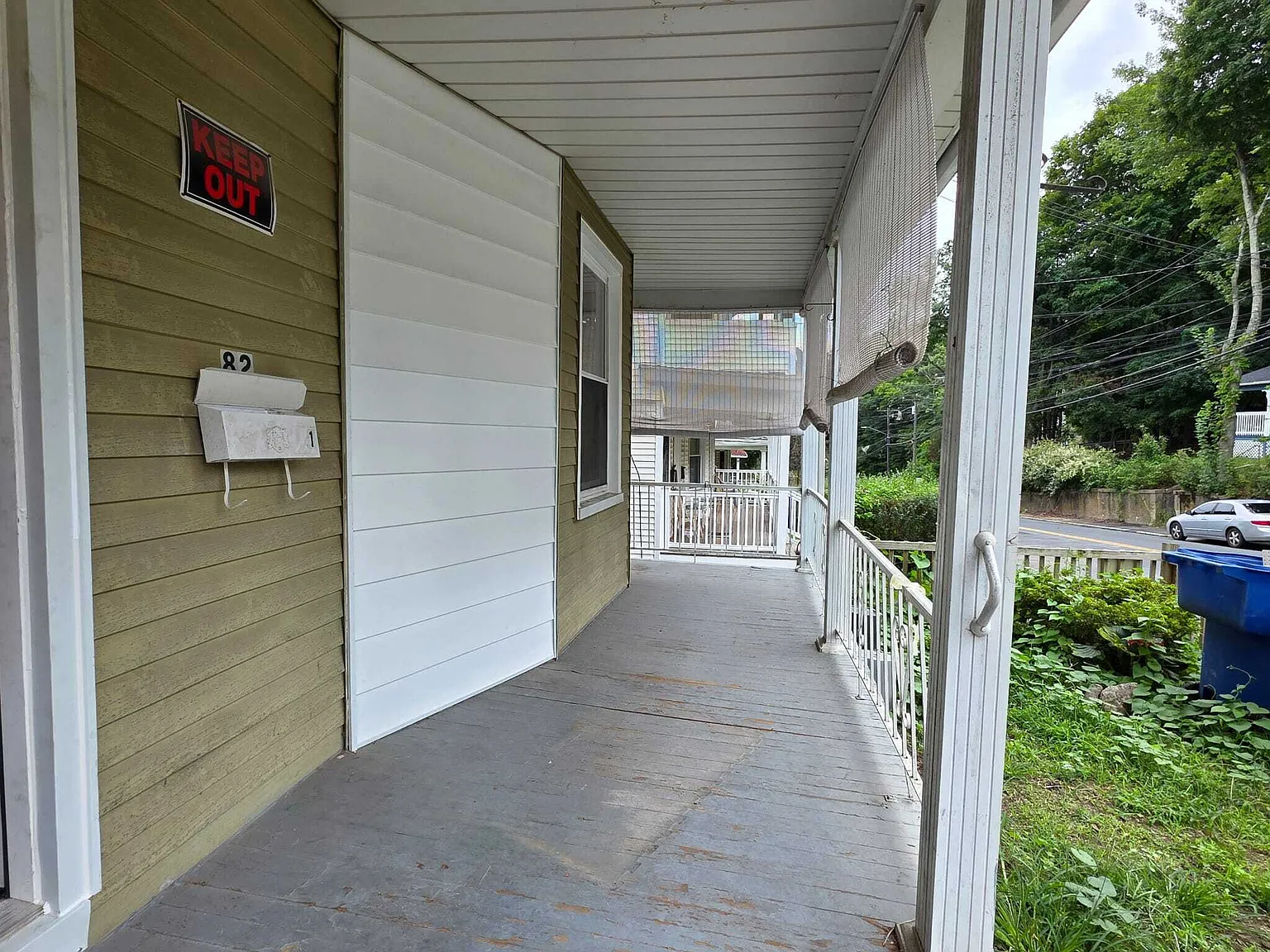 3 bed, 1.0 bath, 1275 sqft, $2,250 — Photo 2
