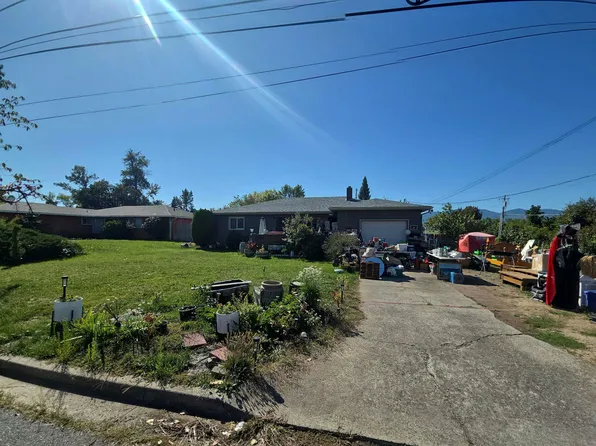 2400 Edgemont Dr, Medford, OR 97504