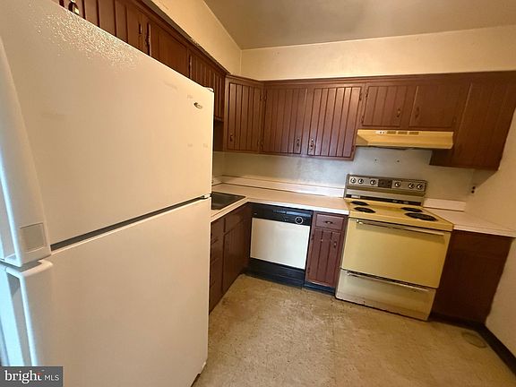 5th image of 600 Campbell Cir #I-11