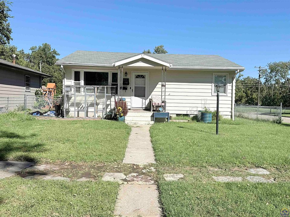1st image of 802 W 9th St