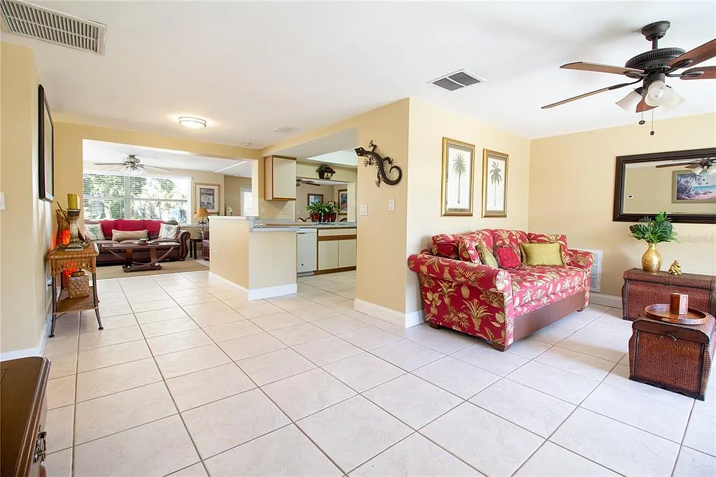2 bed, 2.0 bath, 1264 sqft, $1,950 — Photo 4
