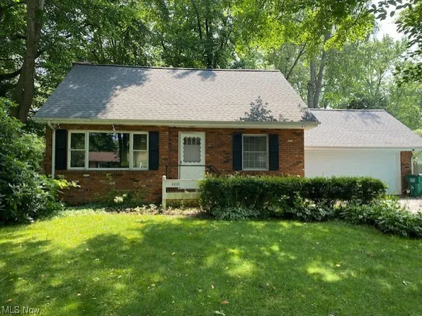 6230 Campbell Dr, Madison, OH 44057