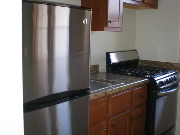 Newly Updated Kitchen w/ Stainless Steel Appliances