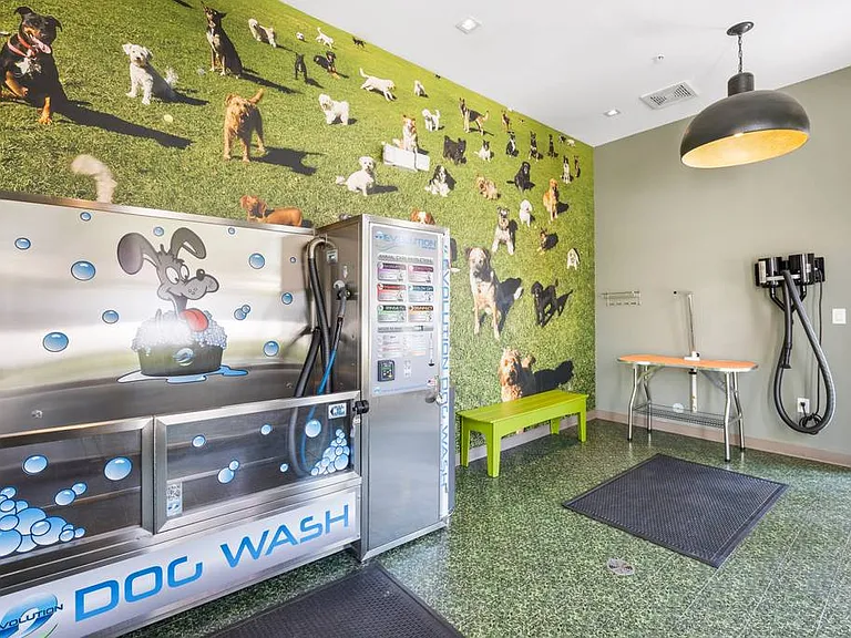 250 SW 11th St #201 — Photo 14