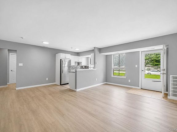 5th image of 3 Cheyenne Court #3
