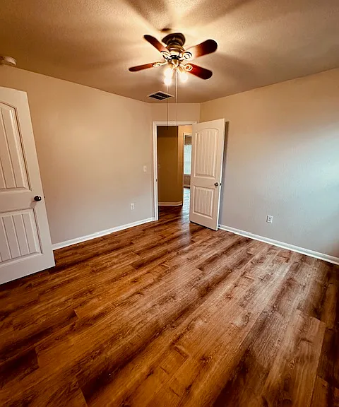 Side Room (looking out to hallway)