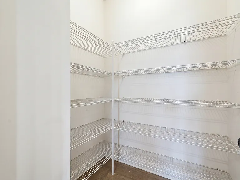 Walk in pantry