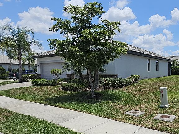 Corner Lot dead end street