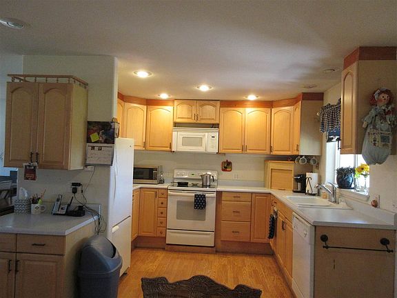 3rd image of 7000 Sterchi Ln