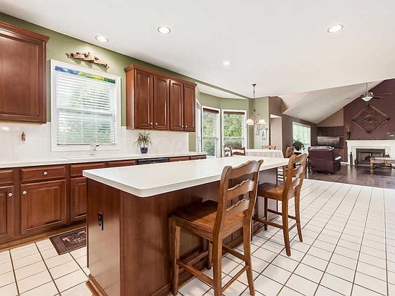 2nd image of 5700 Saint Andrews Dr