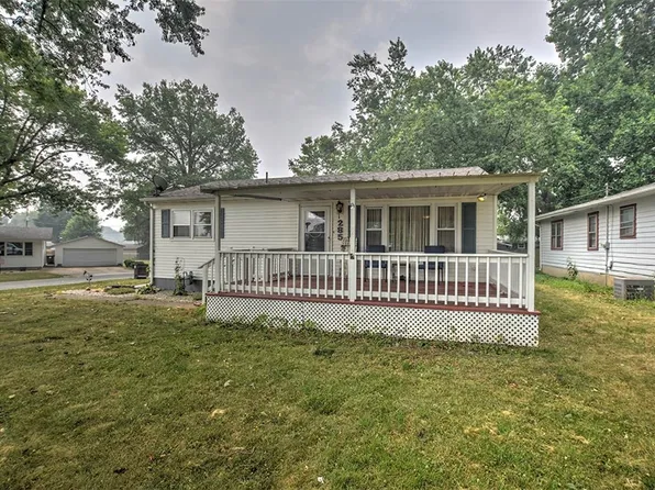 285 E Broadway St, Argenta, IL 62501