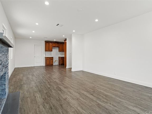 4th image of 7742 Bakman Ave